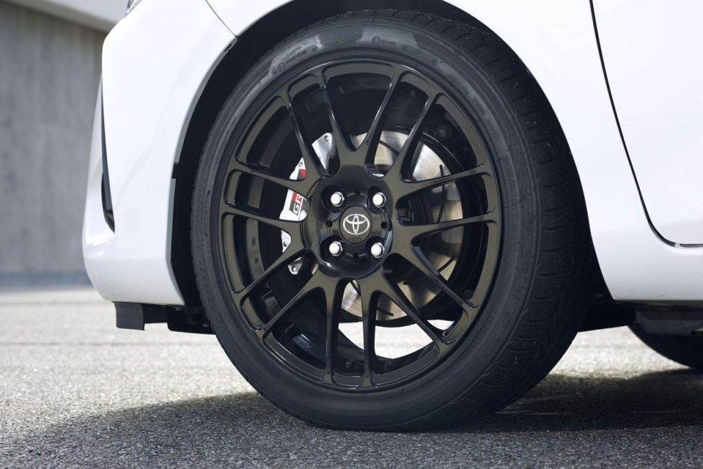 hd-essai_toyota_yaris_grmn_sur_circuit_1