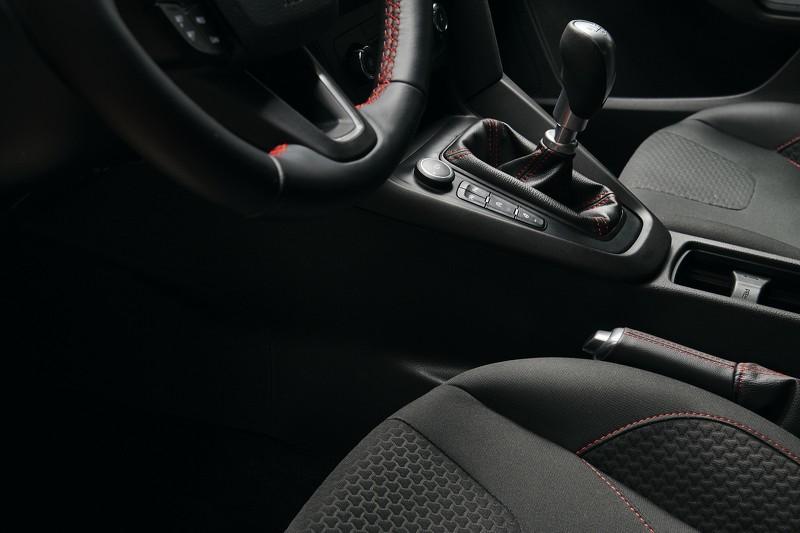 hd-ford_focus_red_edition_et_black_edition_1