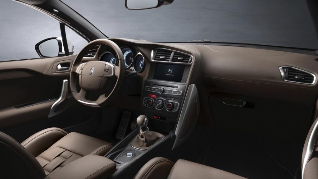 hd-francfort_2015_ds4_et_ds4_crossback_1-1