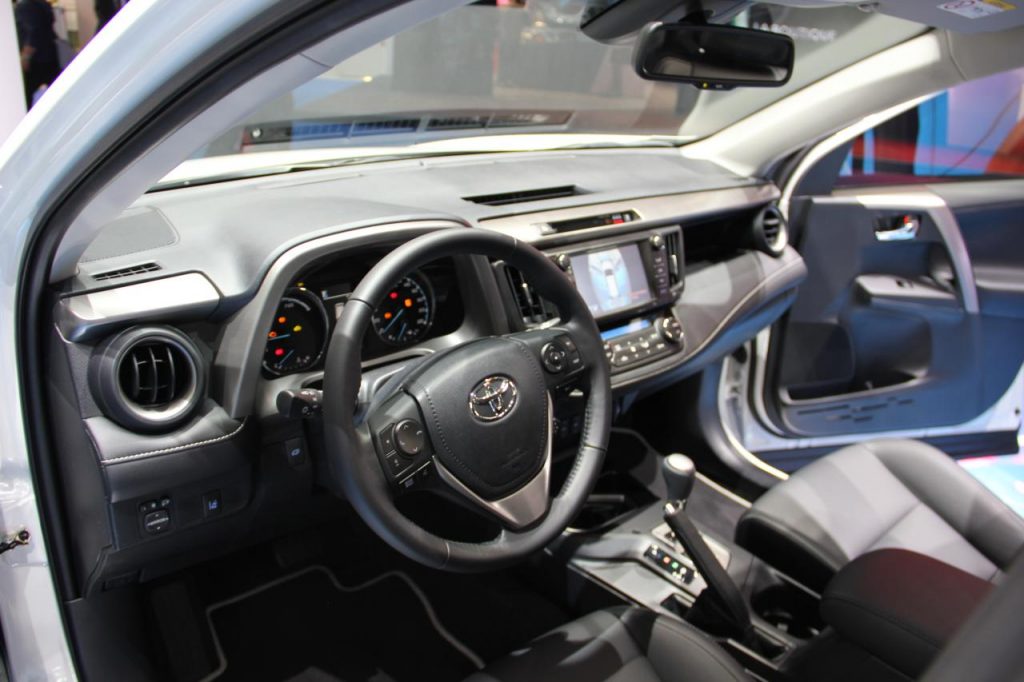 hd-francfort_2015_live_toyota_rav4_hybrid_1