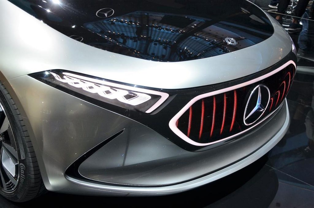 hd-francfort_2017_live_mercedes_eqa_concept_vido_1-10