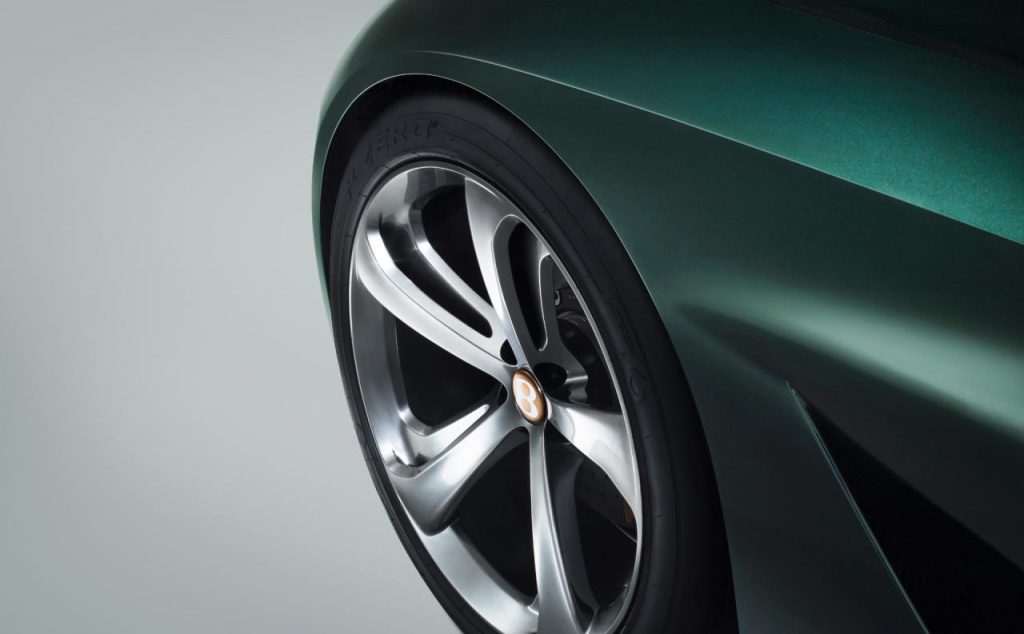 hd-genve_2015_bentley_exp_10_speed_6_1-8