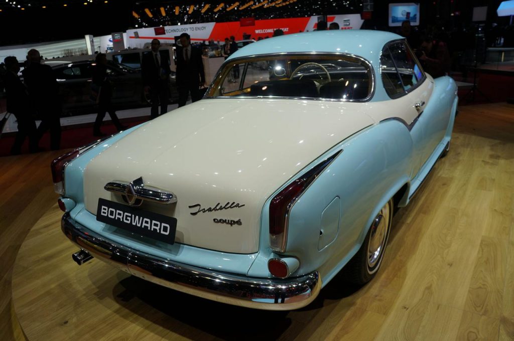 hd-genve_2015_live_borgward_isabella_1-2