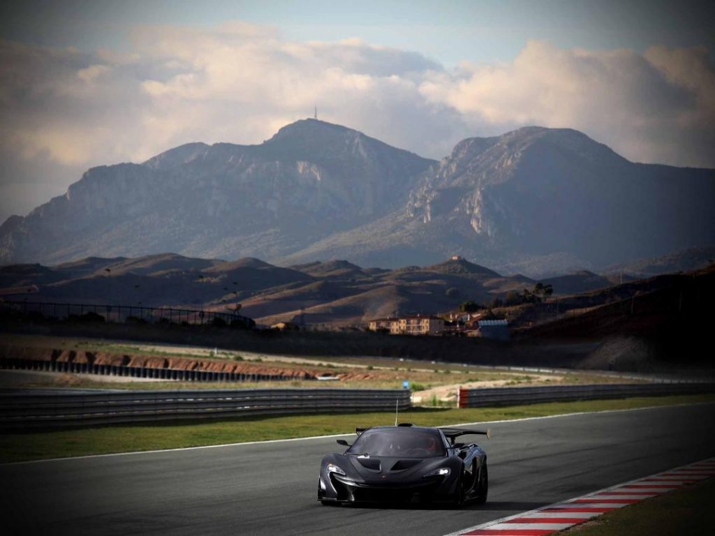 hd-genve_2015_mclaren_p1_gtr_1