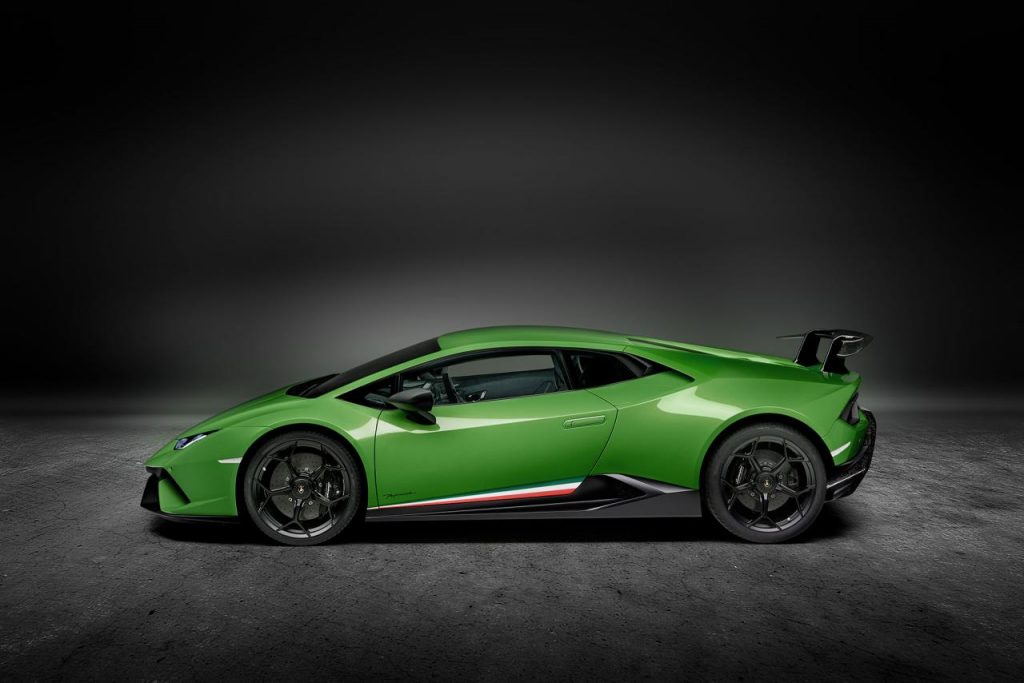 hd-genve_2017_lamborghini_huracan_performante_1