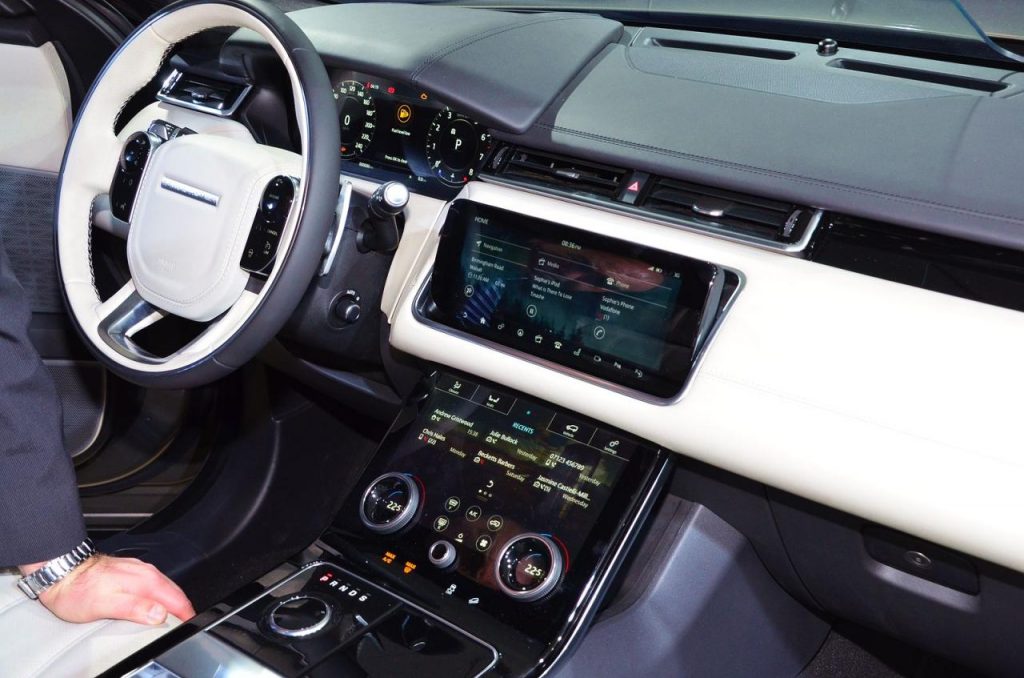 hd-genve_2017_live_range_rover_velar_1-22