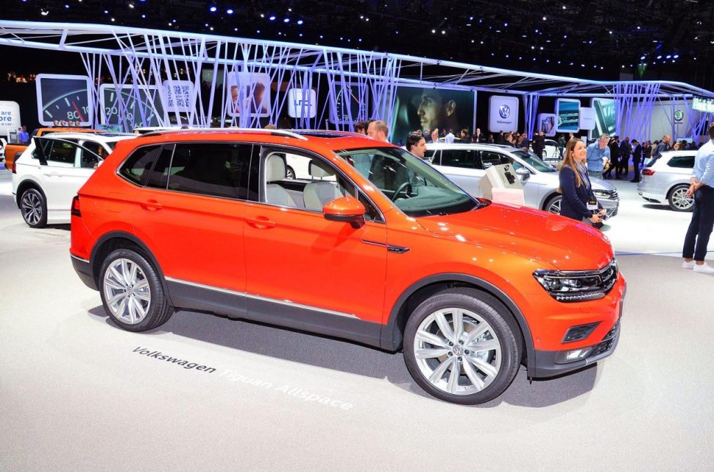 hd-genve_2017_live_volkswagen_tiguan_allspace_1-12