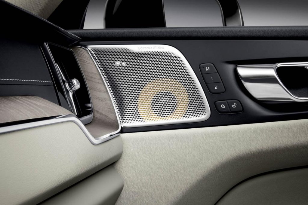 hd-genve_2017_live_volvo_xc60_2-49
