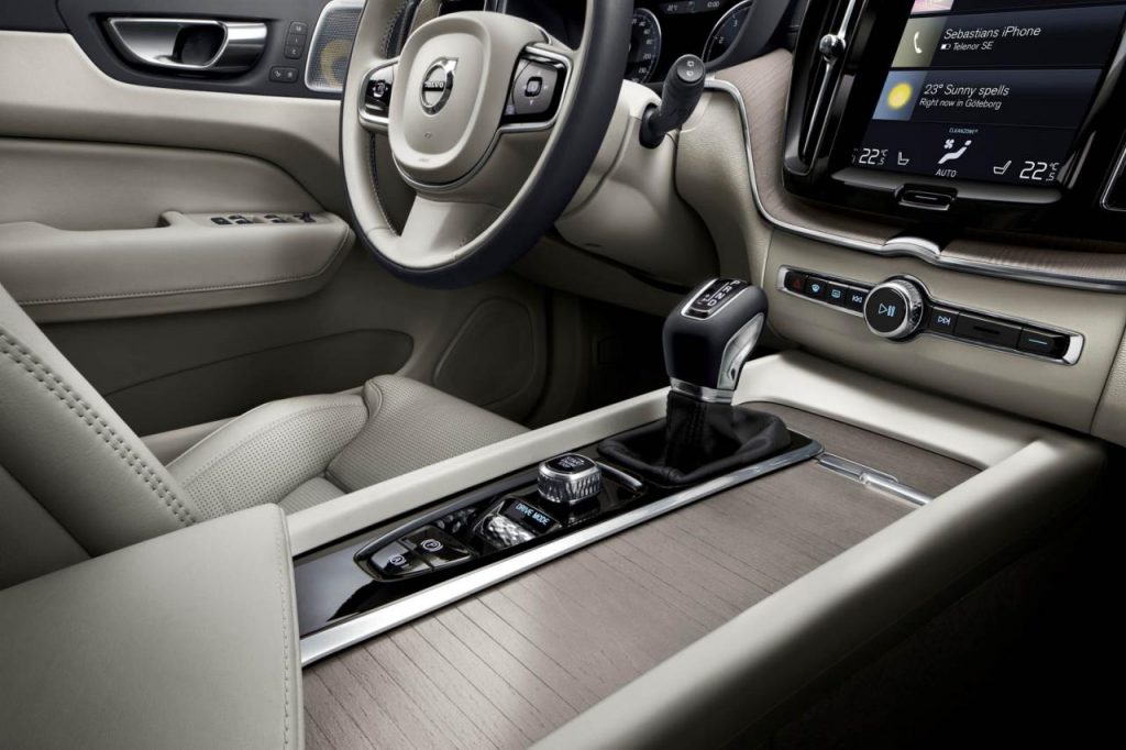 hd-genve_2017_live_volvo_xc60_2-59