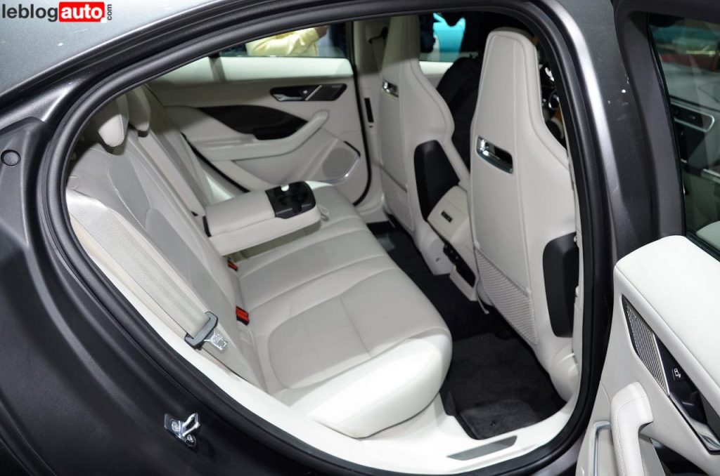 hd-genve_2018_live_jaguar_i_pace_2-3
