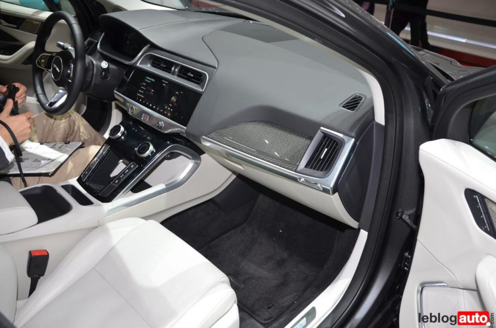 hd-genve_2018_live_jaguar_i_pace_2-8