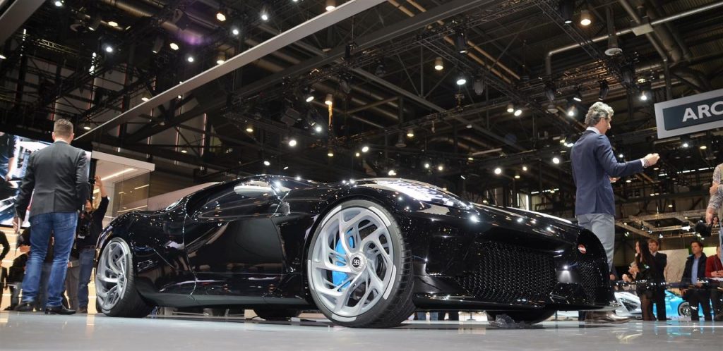 hd-genve_2019_live_la_voiture_noire_par_bugatti_1-3