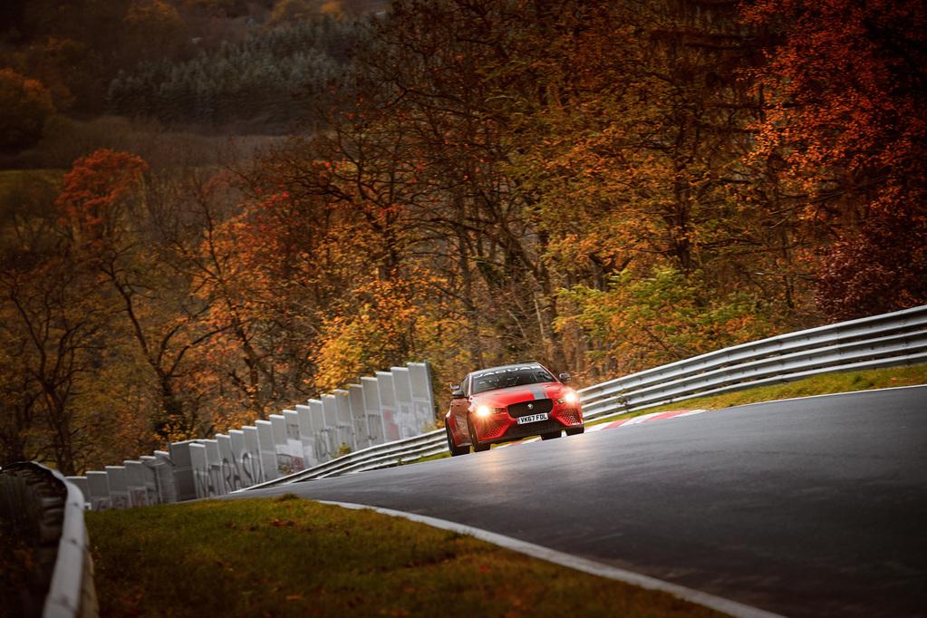 hd-jaguar_xe_sv_project_8_un_record_sur_le_nurburgring_1-3