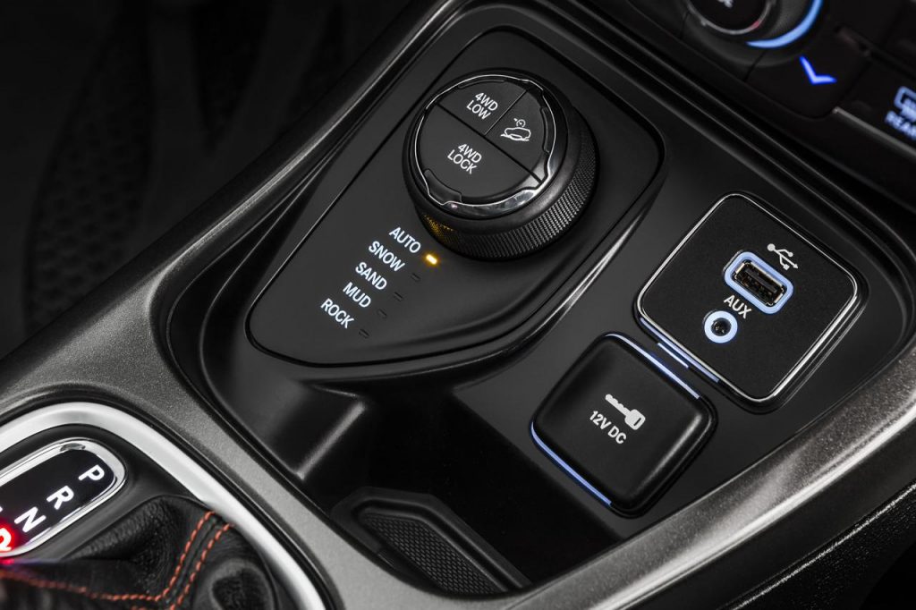 hd-jeep_compass_plus_de_dtails_et_de_photos_2