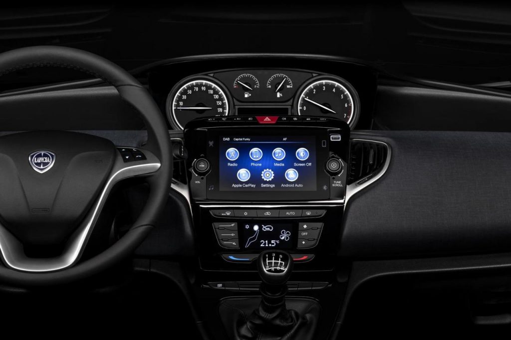 hd-la_lancia_ypsilon_n_en_finit_pas_de_mourir_1-4