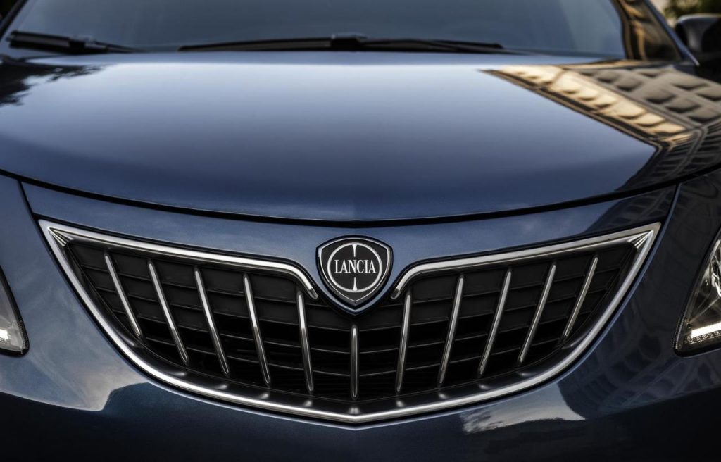 hd-la_lancia_ypsilon_n_en_finit_pas_de_mourir_1-5