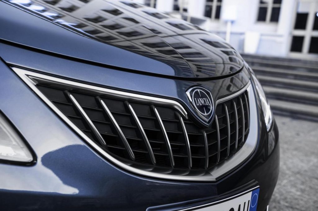 hd-la_lancia_ypsilon_n_en_finit_pas_de_mourir_1-6