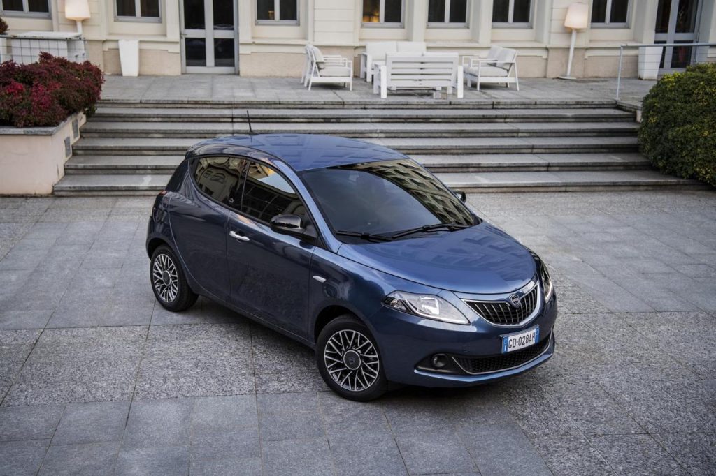hd-la_lancia_ypsilon_n_en_finit_pas_de_mourir_1-7