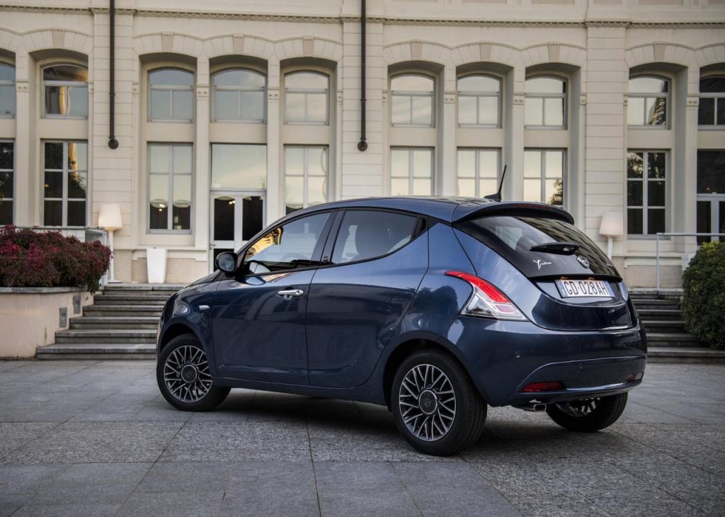 hd-la_lancia_ypsilon_n_en_finit_pas_de_mourir_1-9