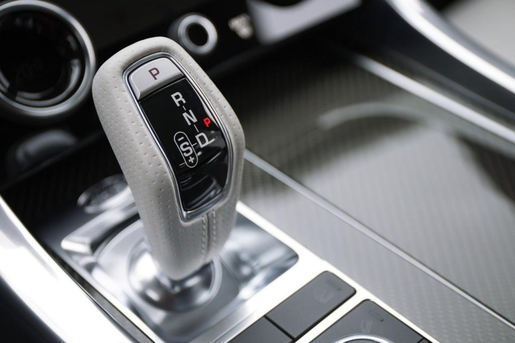hd-le_range_rover_sport_devient_branch_1-1