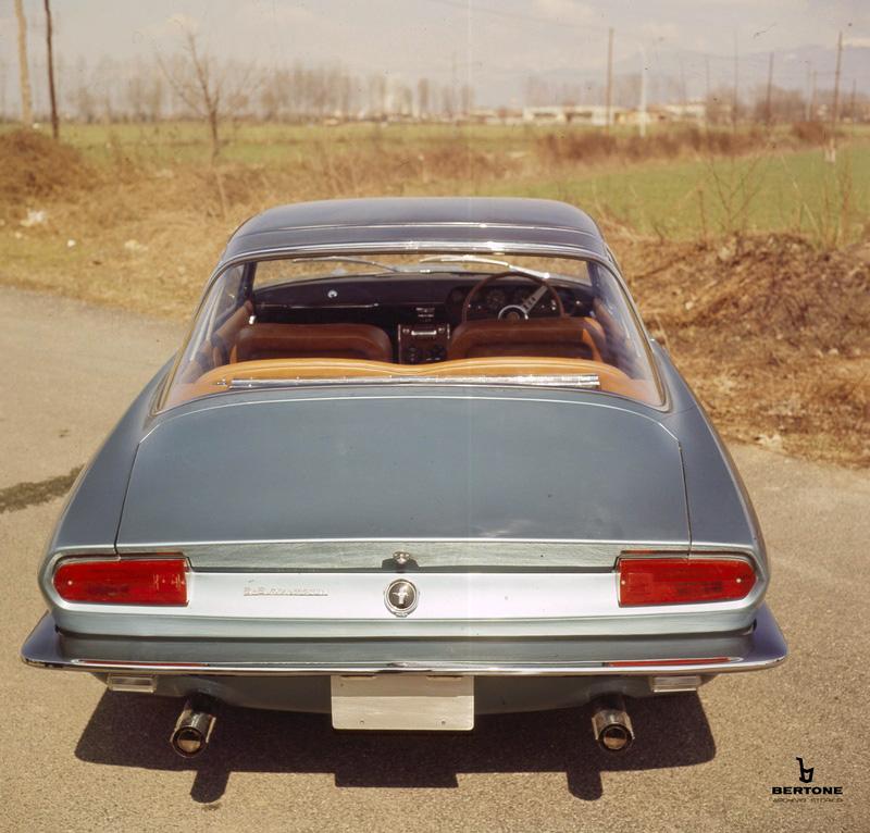 hd-les_concepts_bertone_bertone_ford_mustang_1965_1-1