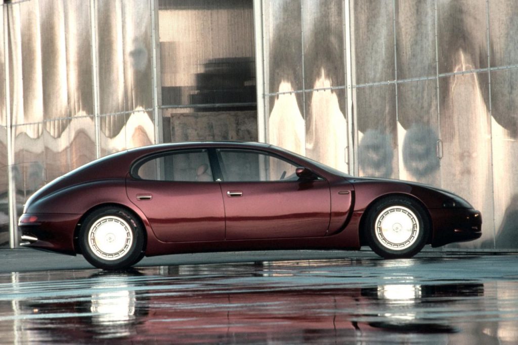 hd-les_concepts_italdesign_bugatti_eb112_1993_1-11