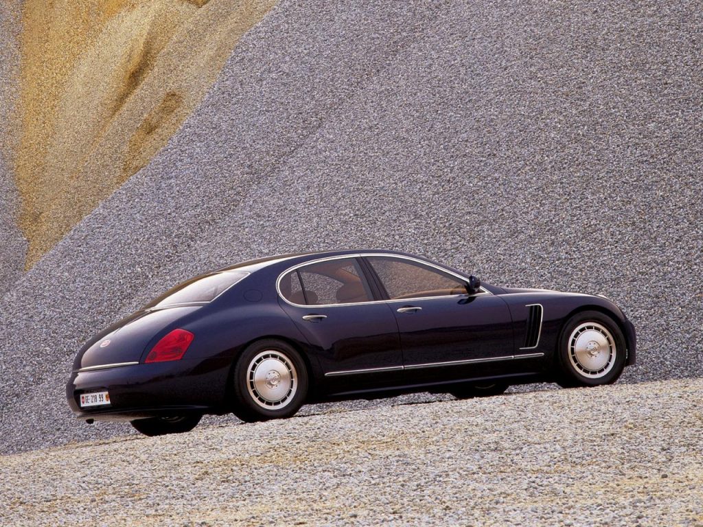 hd-les_concepts_italdesign_bugatti_eb218_1999_1-4