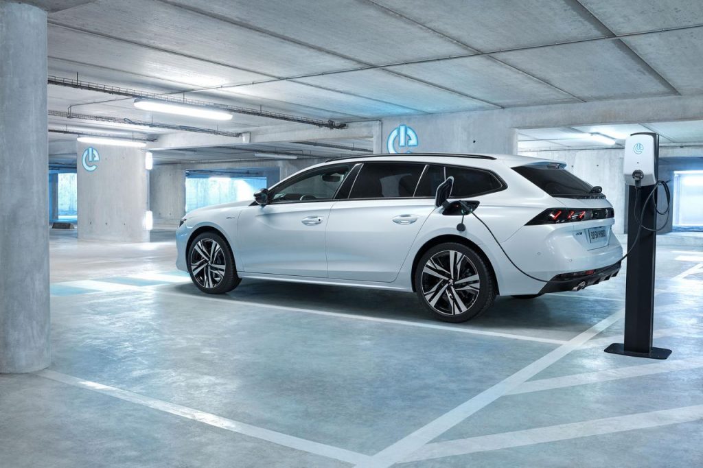 hd-les_peugeot_508_et_3008_passent_l_hybride_rechargeable_1-10