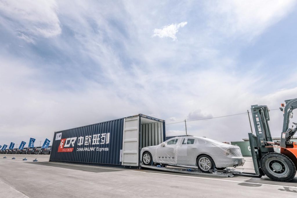 hd-les_premires_volvo_chinoises_arrivent_en_europe_1-10