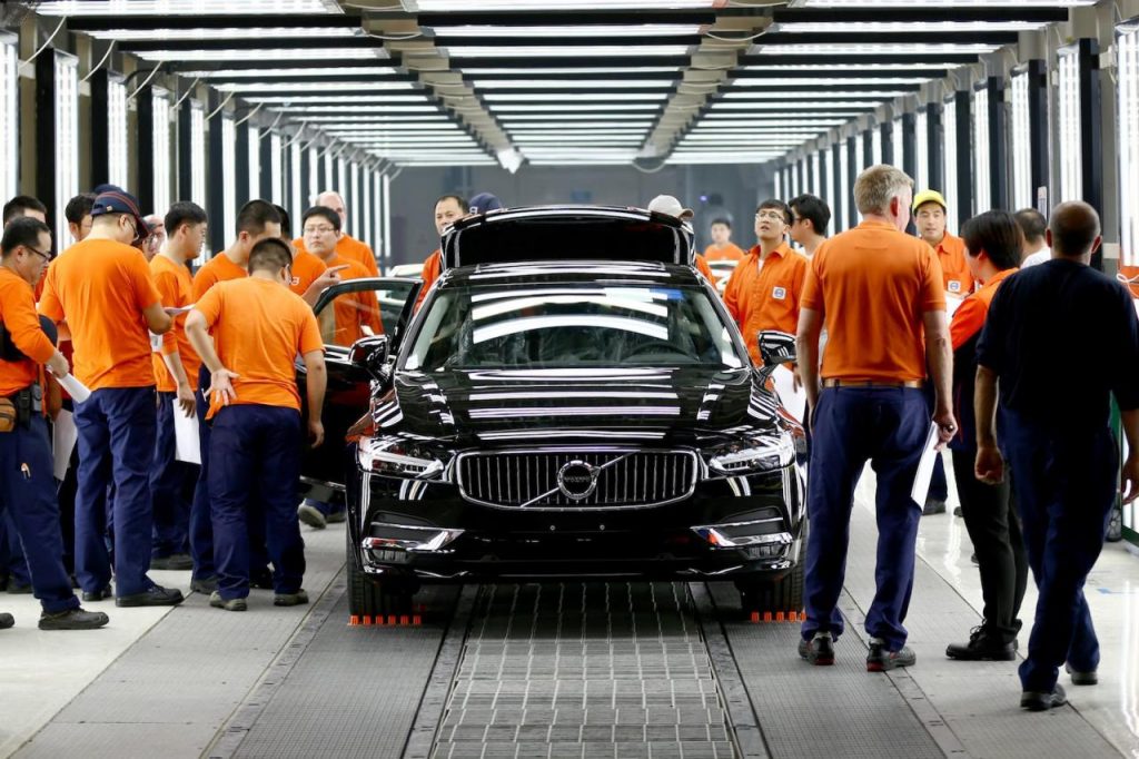 hd-les_premires_volvo_chinoises_arrivent_en_europe_1-3