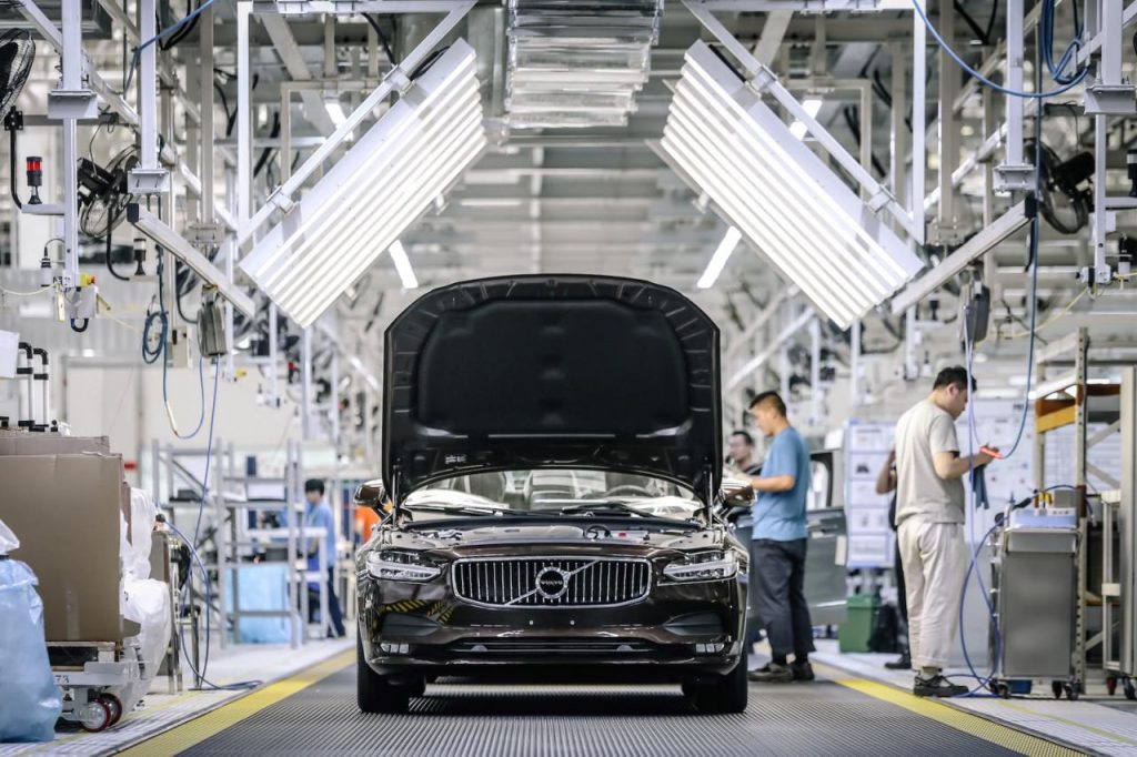 hd-les_premires_volvo_chinoises_arrivent_en_europe_1-4