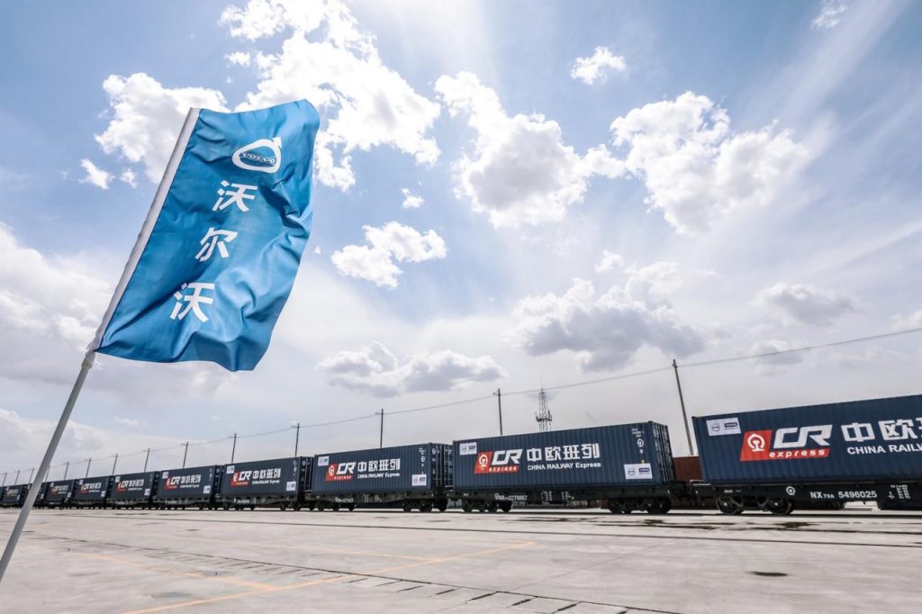 hd-les_premires_volvo_chinoises_arrivent_en_europe_1-9