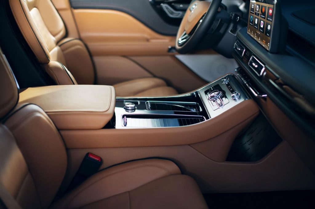 hd-los_angeles_2018_lincoln_aviator_1-24
