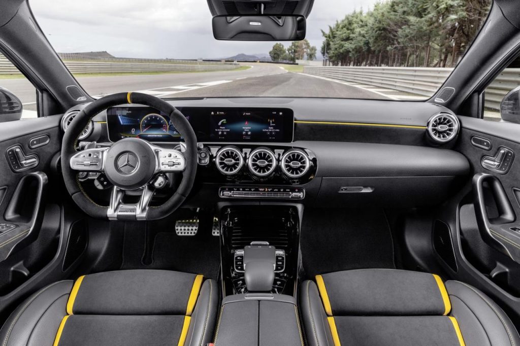 hd-mercedes_amg_a_45_4maticplus_et_cla_45_4maticplus_les_enfants_terribles_2-5