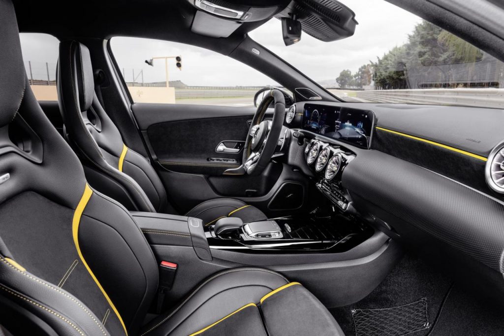 hd-mercedes_amg_a_45_4maticplus_et_cla_45_4maticplus_les_enfants_terribles_2-6