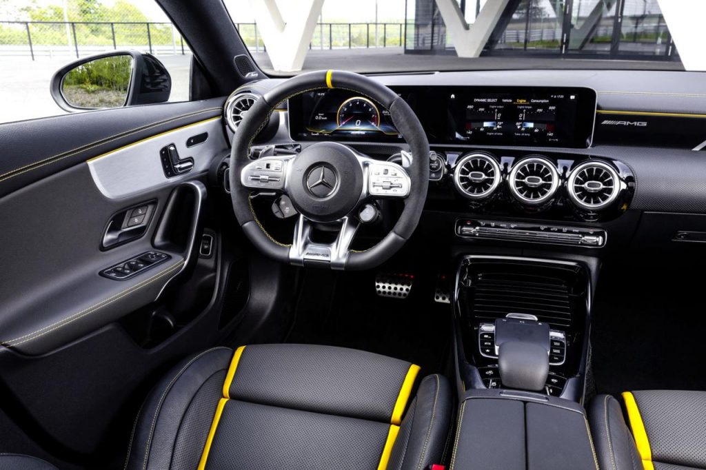 hd-mercedes_amg_a_45_4maticplus_et_cla_45_4maticplus_les_enfants_terribles_2-7