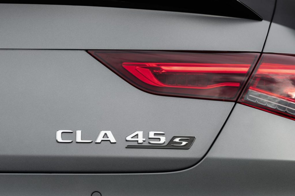 hd-mercedes_amg_a_45_4maticplus_et_cla_45_4maticplus_les_enfants_terribles_3-15