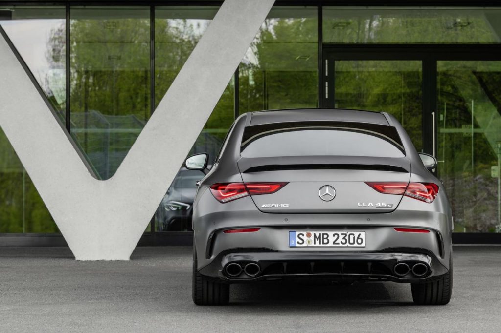 hd-mercedes_amg_a_45_4maticplus_et_cla_45_4maticplus_les_enfants_terribles_3-16
