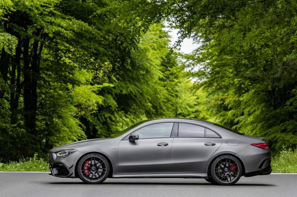 hd-mercedes_amg_a_45_4maticplus_et_cla_45_4maticplus_les_enfants_terribles_3-22