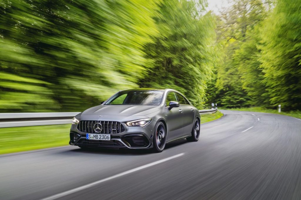 hd-mercedes_amg_a_45_4maticplus_et_cla_45_4maticplus_les_enfants_terribles_3-32