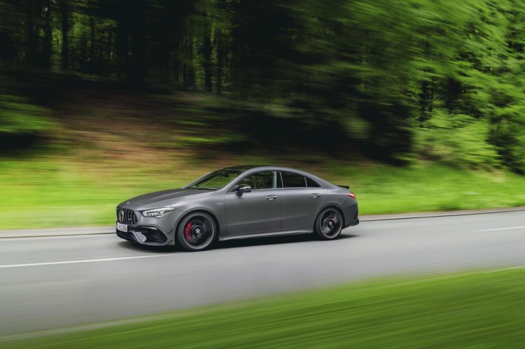 hd-mercedes_amg_a_45_4maticplus_et_cla_45_4maticplus_les_enfants_terribles_3-34