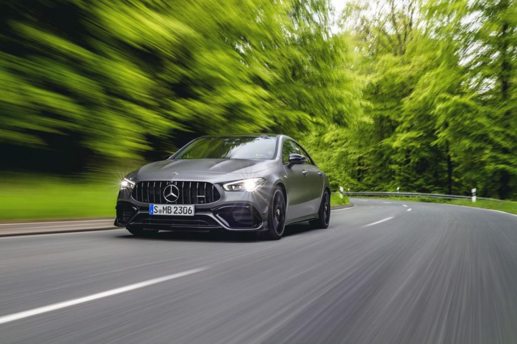 hd-mercedes_amg_a_45_4maticplus_et_cla_45_4maticplus_les_enfants_terribles_3-35