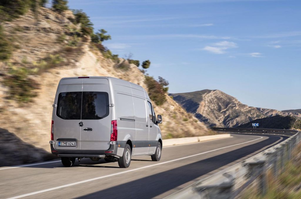 hd-mercedes_sprinter_une_3me_gnration_connecte_1-33