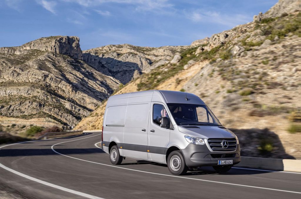 hd-mercedes_sprinter_une_3me_gnration_connecte_1-34