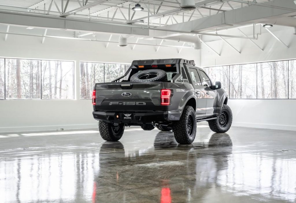 hd-mil_spec_met_un_v8_de_500_ch_dans_le_ford_f_150_1-10