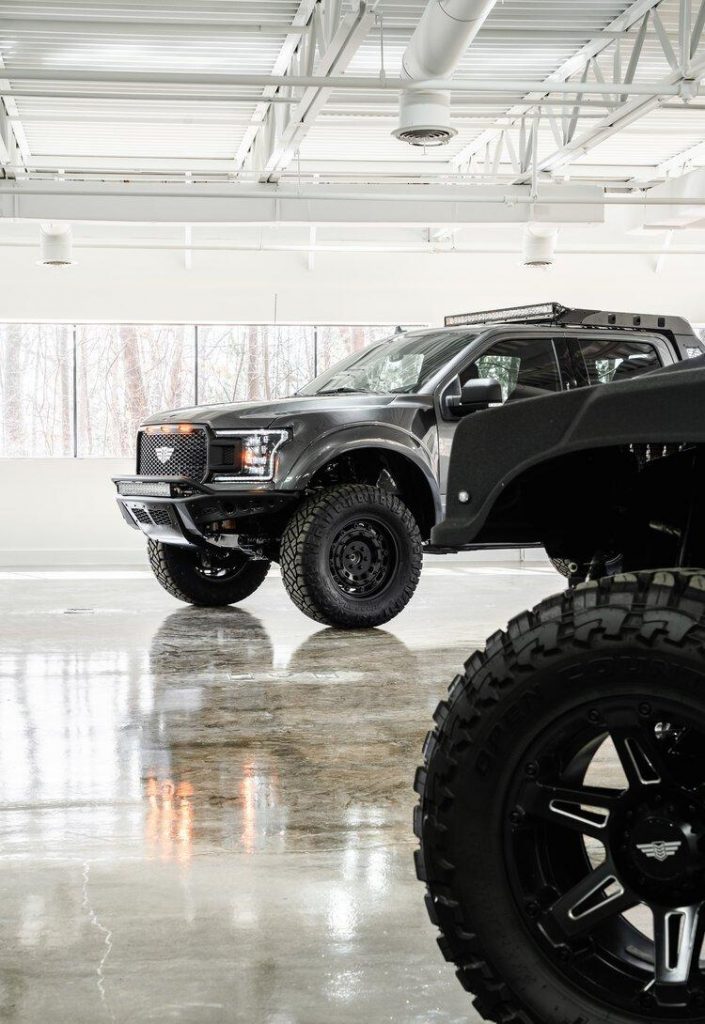 hd-mil_spec_met_un_v8_de_500_ch_dans_le_ford_f_150_1-11