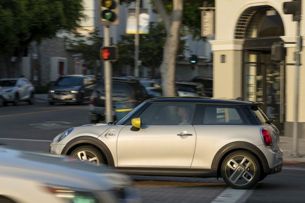 hd-mini_cooper_se_la_mini_lectrique_est_l_1-20
