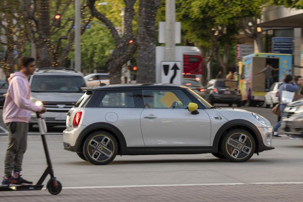 hd-mini_cooper_se_la_mini_lectrique_est_l_1-22