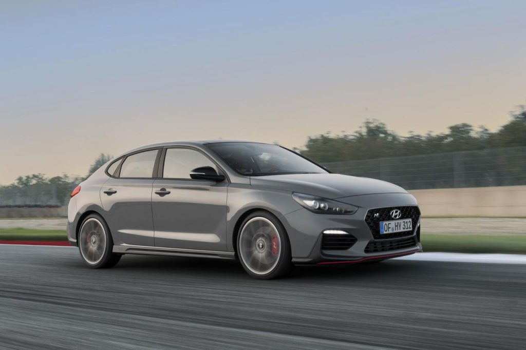 hd-mondial_paris_2018_hyundai_i30_fastback_n_1-11