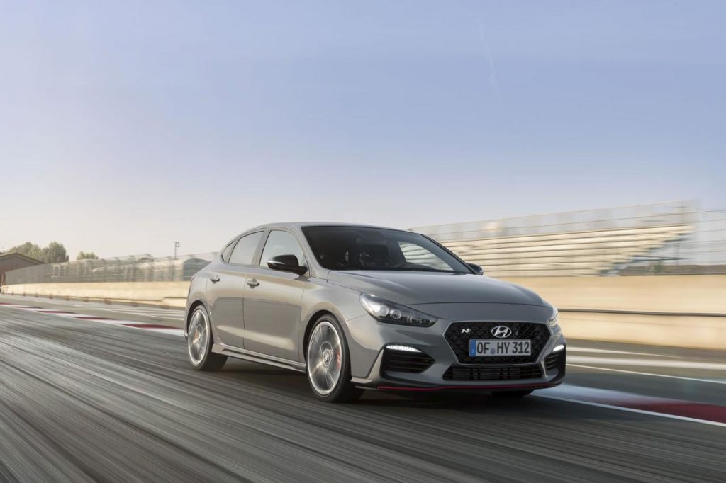 hd-mondial_paris_2018_hyundai_i30_fastback_n_1-17